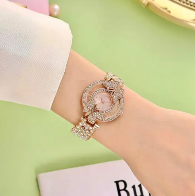 LUXURY FASHION PREMIUM DESIGN DIAMOND CRYSTAL DIAL STAINLESS STEEL ROSE GOLD CHAIN SRA TRANDY WATCH